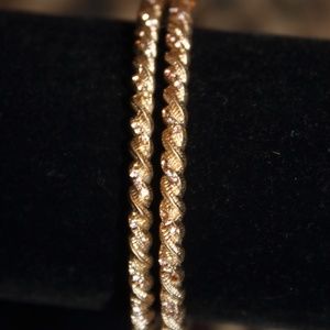 GORGEOUS GOLD PLATED BRACELET W/SNAP CLOSURE